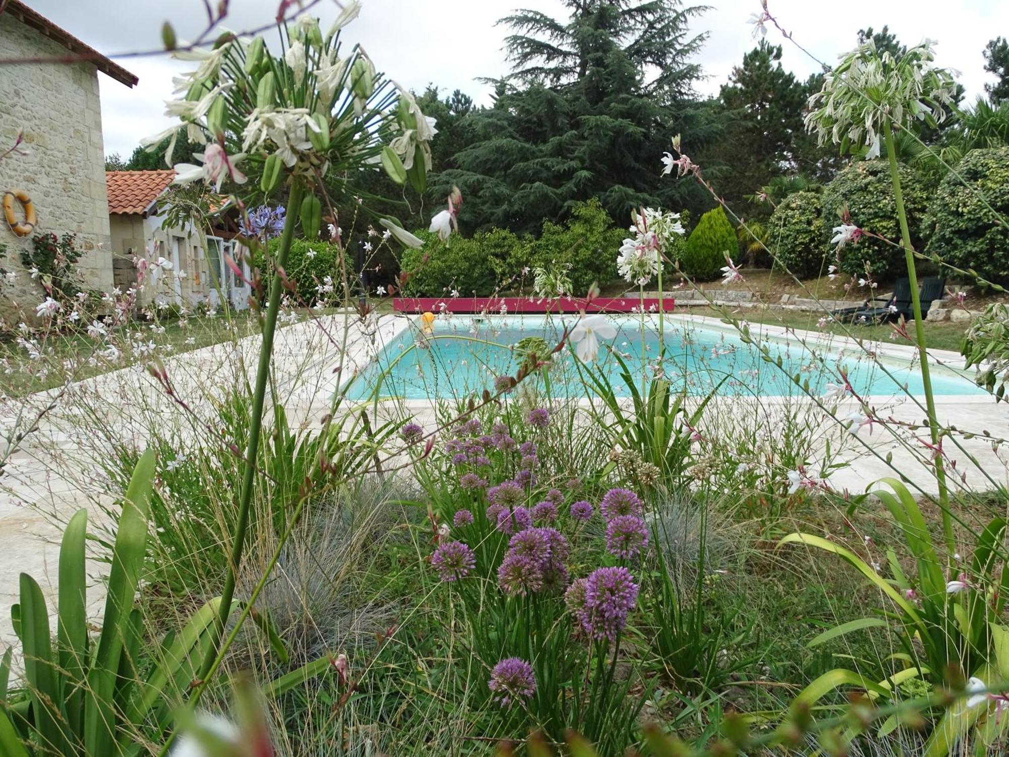 Villa Entiere Du Chateau Lacroix De Civrac 3 Ch, 3 Sdb, Piscine Xxl,Sauna, 4 Etoiles,7 Pers Exterior foto